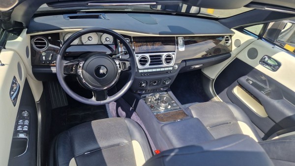 Rent Rolls Royce Dawn 